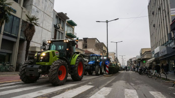Έστησαν το πρώτο μπλόκο οι αγρότες της Κρήτης