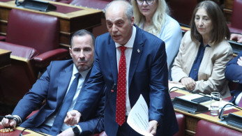 Ο Βελόπουλος και το μόνιμο déjà vu: Λαϊκισμός, καταγγελίες και το αέναο κυνηγητό του Μητσοτάκη