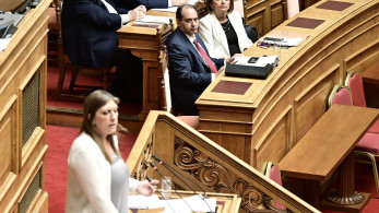 Βουλή: Η αχρωματοψία της Ζωής Κωνσταντοπούλου