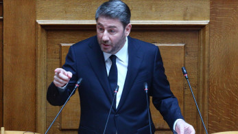Σόου του «θυμωμένου» Ανδρουλάκη στη Βουλή με άθλιους χαρακτηρισμούς κατά του πρωθυπουργού