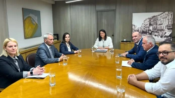 Συνάντηση Κεραμέως και Κεφαλογιάννη με ΠΟΕΕΤ - Θετικές οι επιπτώσεις της Ψηφιακής Κάρτας στον τουρισμό
