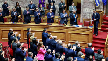 Πλειοψηφία με καθαρούς αριθμούς: 155