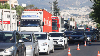 Μεγάλες καθυστερήσεις στον Κηφισό - Ουρές χιλιομέτρων μετά τη σύγκρουση φορτηγών