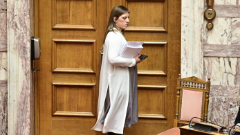 Οι απειλές της Ζωής εντός Βουλής και δικαστηρίων: ακρότητες δευτέρα φύσις