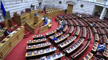 Μάχη εντυπώσεων ΠΑΣΟΚ-ΣΥΡΙΖΑ: Με... Σαρακιώτη η πρόταση της Χαριλάου Τρικούπη