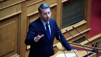 Πολιτική σπέκουλα και ειρωνείες: ο Ανδρουλάκης αναζητεί ρόλο με κραυγές και καφενειακές εκφράσεις