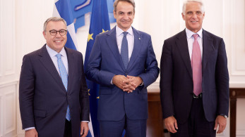 Μητσοτάκης: συνάντηση με τους CEO των UniCredit και Alpha Bank