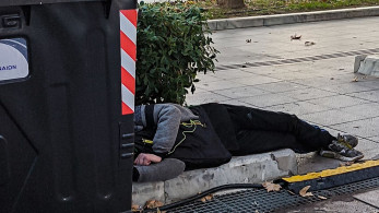 Η παρακμή της Αθήνας: Δούκας με τα χέρια στις τσέπες