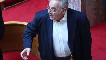 Βουλή: αποχώρησε ο Λαμπρούλης από το προεδρείο - Είστε πολιτικά ανήθικη, είπε στην Κωνσταντοπούλου (video)