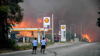 Πάτρα: μάχη για να μην επεκταθεί η φωτιά στη ΒΙ.ΠΕ. - Αναφορές για 3 τραυματίες, ένας με ελαφρά εγκαύματα