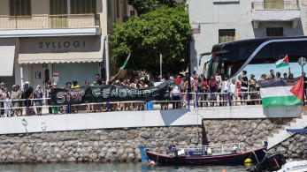 Άγιος Νικόλαος: διαμαρτυρία για το ισραηλινό κρουαζιερόπλοιο - Τρεις προσαγωγές