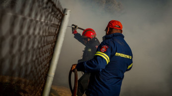Φωτιά σε χαμηλή βλάστηση στον Χάρακα Αττικής - Μήνυμα του 112 - Κυκλοφοριακές ρυθμίσεις