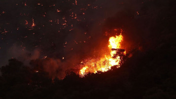 Φωτιά στην Αν. Αττική: ένας νεκρός, κάηκαν σπίτια, δεκάδες απεγκλωβισμοί - Μπαράζ εκκενώσεων, πώς ξεκίνησε (video)