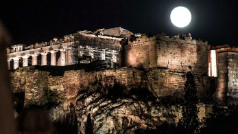 Αυγουστιάτικη πανσέληνος κάτω από την Ακρόπολη - Μια νύχτα που μύριζε αιωνιότητα
