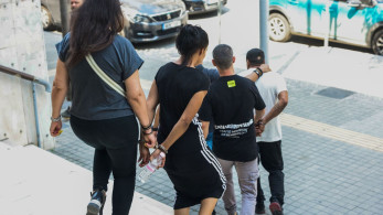 Θεσσαλονίκη: προφυλακίστηκαν η 24χρονη και ο σύντροφός της για την κακοποίηση της 10χρονης κόρης της