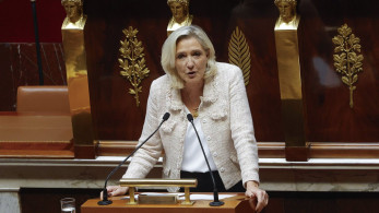 Ένοχη η Μαρίν Λεπέν: τρία χρόνια φυλάκιση, το ένα με «βραχιολάκι»