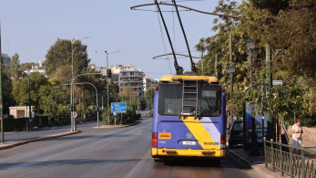 Άγρια επίθεση σε οδηγό τρόλεϊ στον Πειραιά - Δύο άγνωστοι τον ξυλοκόπησαν χωρίς λόγο