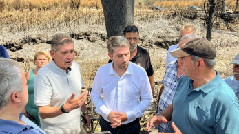 Πόζες της αντιπολίτευσης πάνω στα καμένα