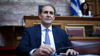 Μια άγνωστη ιστορία για τον Απόστολο Βεσυρόπουλο: «Βοήθησε να μπουν 2.000 απινιδωτές στα σχολεία»