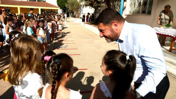 Ο Χαρδαλιάς στον Αγιασμό του 1ου Δημοτικού Δραπετσώνας και του 7ου Γυμνασίου Πειραιά