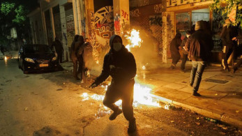 Νύχτα επεισοδίων στα Εξάρχεια: επίθεση με μολότοφ σε διμοιρία ΜΑΤ - 14 προσαγωγές και υλικές ζημιές