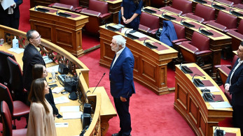 Ορκίστηκε βουλευτής ο Δρίτσας - Προσχώρησε στην ΚΟ της Νέας Αριστεράς