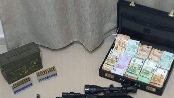 Καραμπίνες, πιστόλια και εκατοντάδες φυσίγγια στη Σίφνο - Χειροπέδες σε 48χρονο (photos)