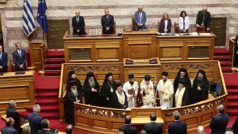 Αγιασμός στη Βουλή - Παραίνεση αρχιεπισκόπου προς όλους να εργαστούν για τον λαό