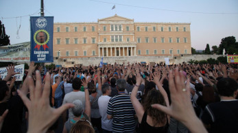 Τα ρετάλια της πολιτικής δεν τραγουδούν - σκούζουν