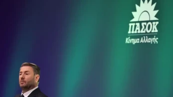 Όταν στελέχη του ΠΑΣΟΚ τάσσονται υπέρ της αξιολόγησης και εκθέτουν τη στάση Ανδρουλάκη