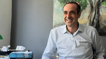 Η Dimitriadis/Vitoros προσφέρει αθλητικό εξοπλισμό στη Νίκη Αλίμου (photo)