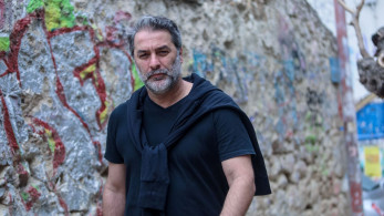 Στο αυτόφωρο ο Βασίλης Μπισμπίκης για φθορά σε 10 οχήματα - Περνά τη Δευτέρα από την Ευελπίδων
