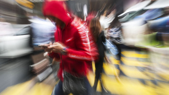 Μιμίδια ή Μίσος; - Η νέα μάχη της αντιπολίτευσης στο feed μας