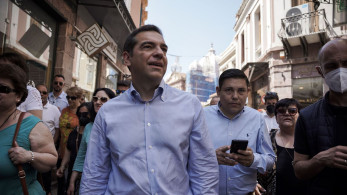 «Έλα τώρα, ο man νομίζει ότι η Λέσβος και η Μυτιλήνη είναι δύο νησιά»: μιλούν για τον Τσίπρα οι νέοι στην πλατεία