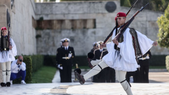 Τα ψεκασμένα άκρα έβγαλαν τα... τανκς στους δρόμους