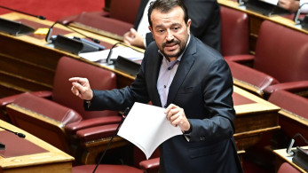 Νίκος Παππάς: Ο «13-0» από τη Βουλή στο θέατρο της δημαγωγίας για τον Άγνωστο Στρατιώτη