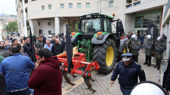 Άφησαν τα Τέμπη, έπιασαν τους αγρότες: ρίχνουν λάδι στη φωτιά για να τους ξεσηκώσουν