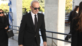 Πέτρος Κωστόπουλος: Απαράδεκτη η απουσία πολιτικών από την κηδεία του Σαββόπουλου - Ξεφτίλα (video)