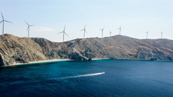 Το ΚΚΕ ανακαλύπτει ξανά τον… καπιταλισμό - και θυμάται να διαμαρτυρηθεί για τις ΑΠΕ