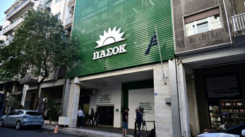 Μπάχαλο στο ΠΑΣΟΚ με τα… ανοίγματα: περάστε όλοι, από Ζωή μέχρι Βελόπουλο