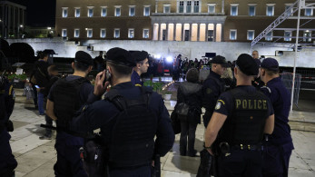 Παρέμβαση των αναρχικών του Ρουβίκωνα στον Άγνωστο Στρατιώτη - 23 προσαγωγές (video)