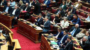 Η αντιπολίτευση και η μεγάλη σχολή της… υποκρισίας: πέφτουν από τα σύννεφα για τη διαφθορά