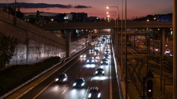 Η απόλυτη παράνοια στην Αττική Οδό: 56χρονος έκανε 1,5 χλμ. με όπισθεν στη ΛΕΑ