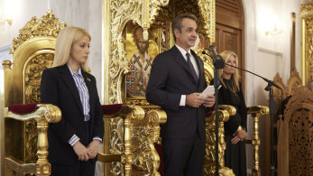 Μητσοτάκης στο μνημόσυνο του Κληρίδη: Υποκλίνομαι με συγκίνηση στην πολιτική του παρακαταθήκη