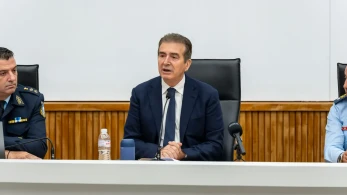 Ξεκάθαρο μήνυμα Χρυσοχοΐδη: Η ανοχή στην ανομία έχει τελειώσει - Ενισχύεται η Τροχαία Αττικής