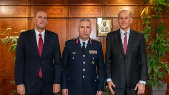 Ευχαριστίες της ΕΛΑΣ στους Γιώργο και Παναγιώτη Αγγελόπουλο για δωρεά προστατευτικών κρανών (photos)