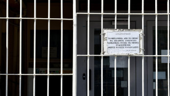 Στη φυλακή ο Σουδανός που απειλούσε με χειροβομβίδες έξω από τη ΓΑΔΑ
