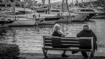 Η Ελλάδα γερνάει, σύμφωνα με την ΕΛΣΤΑΤ: ένας στους τέσσερις είναι άνω των 65, πόσοι είναι οι αιωνόβιοι