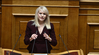 Η Θεοδώρα Τζάκρη, με αγγλικά... Αλέξη Τσίπρα, σχολιάζει τον εξώστη στο βιβλίο του