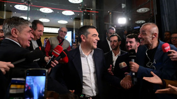 Ο Τσίπρας στην πλατεία, ο ΣΥΡΙΖΑ στον εξώστη